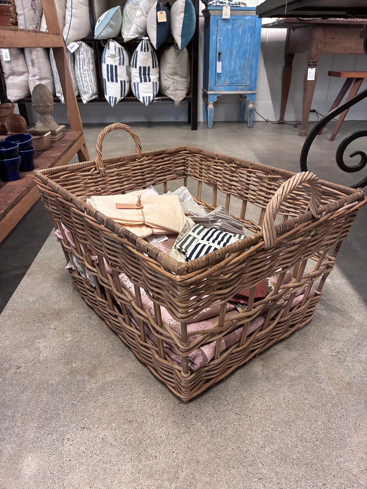 Large Handled Willow Basket