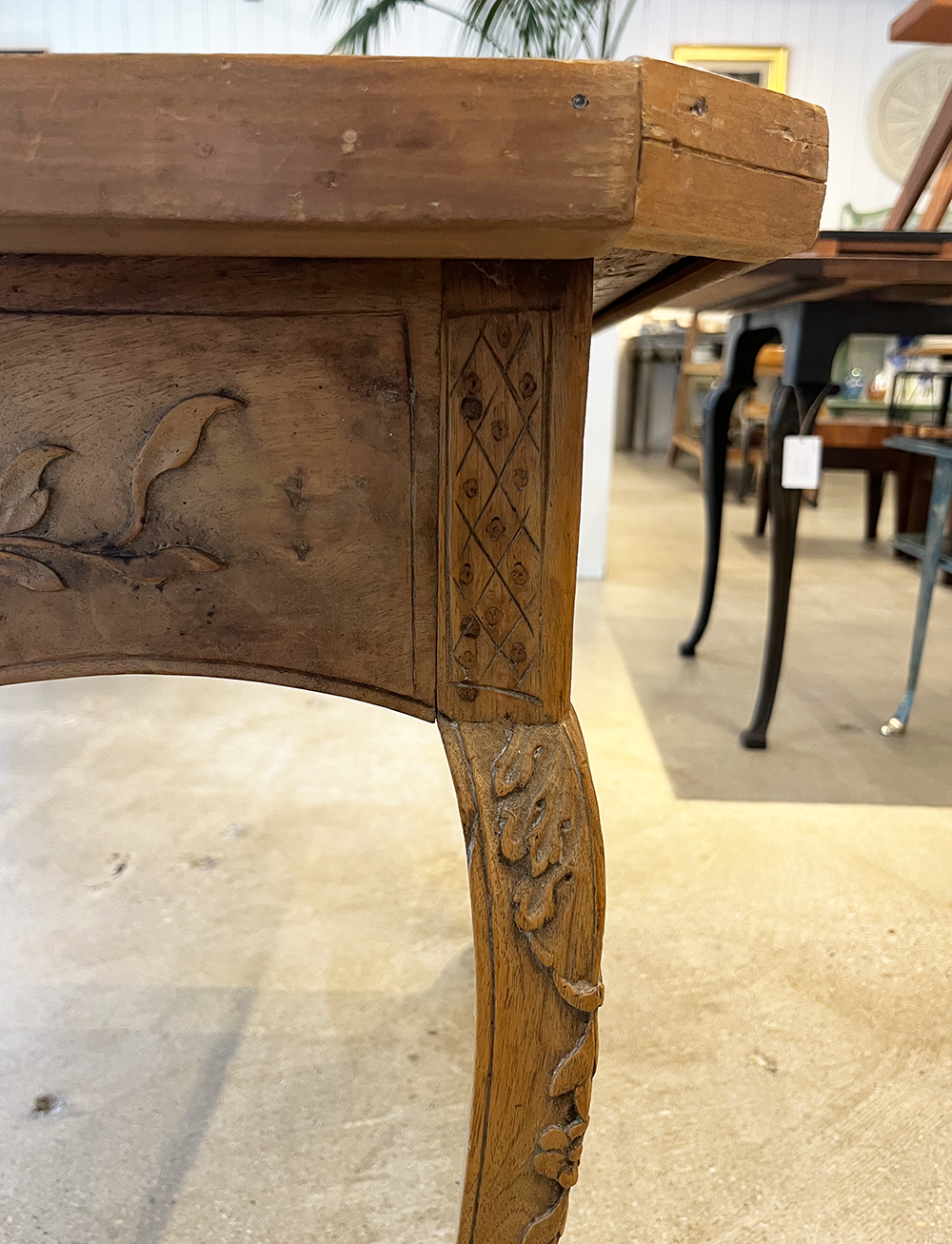 Treillage Raffia Topped Table