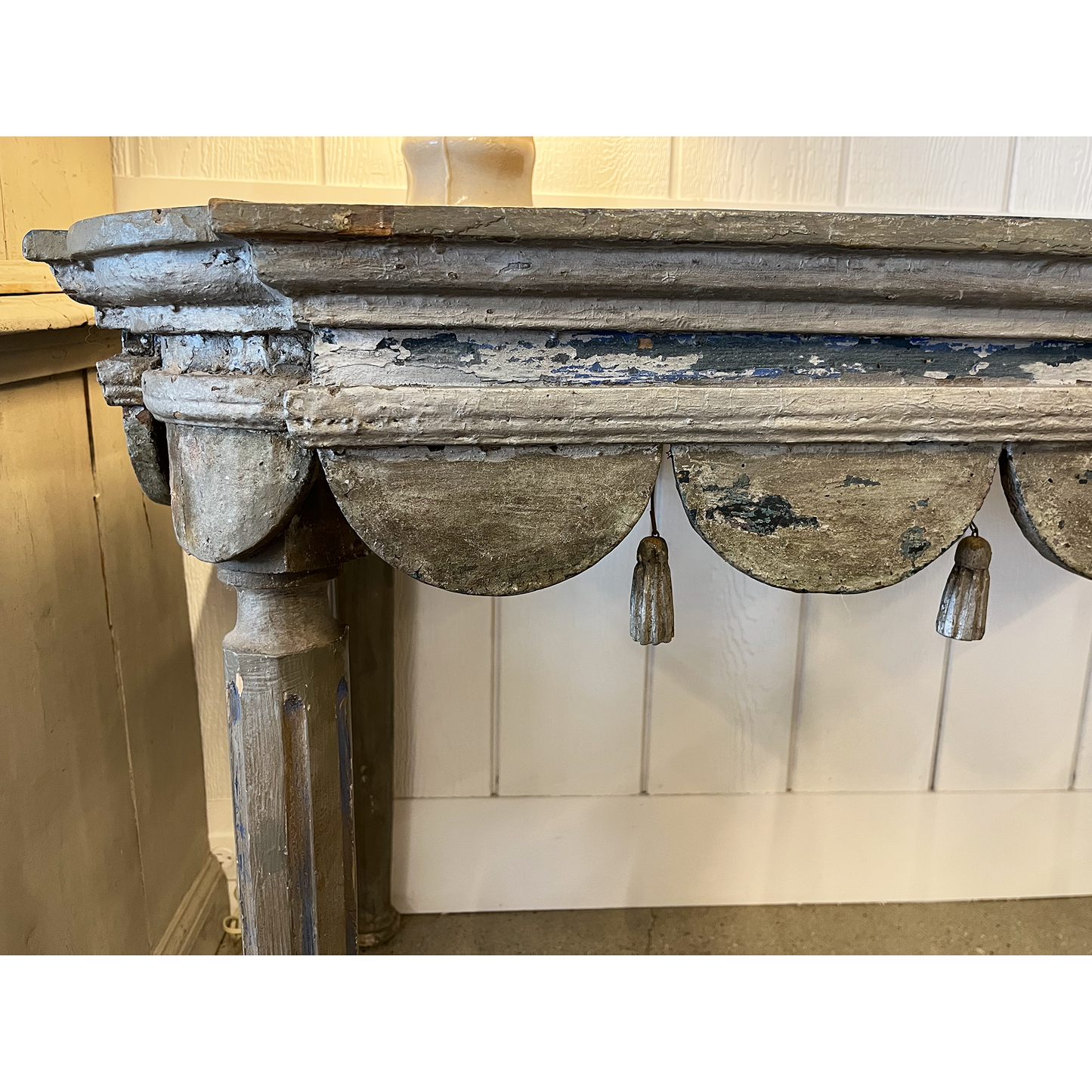 Italian Tassel Table