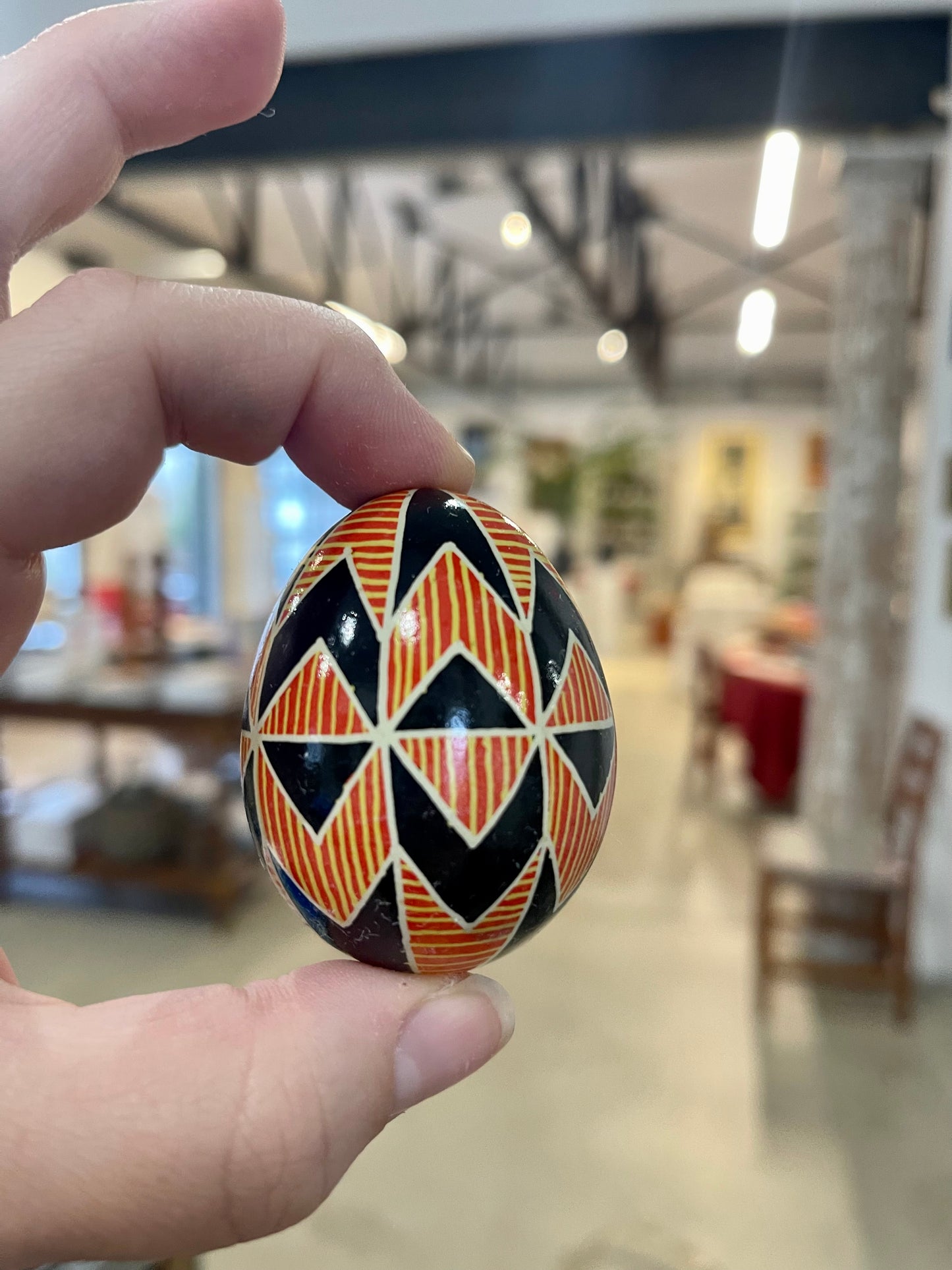 SCARLET ROSE BLOWN CHICKEN EGGSHELL