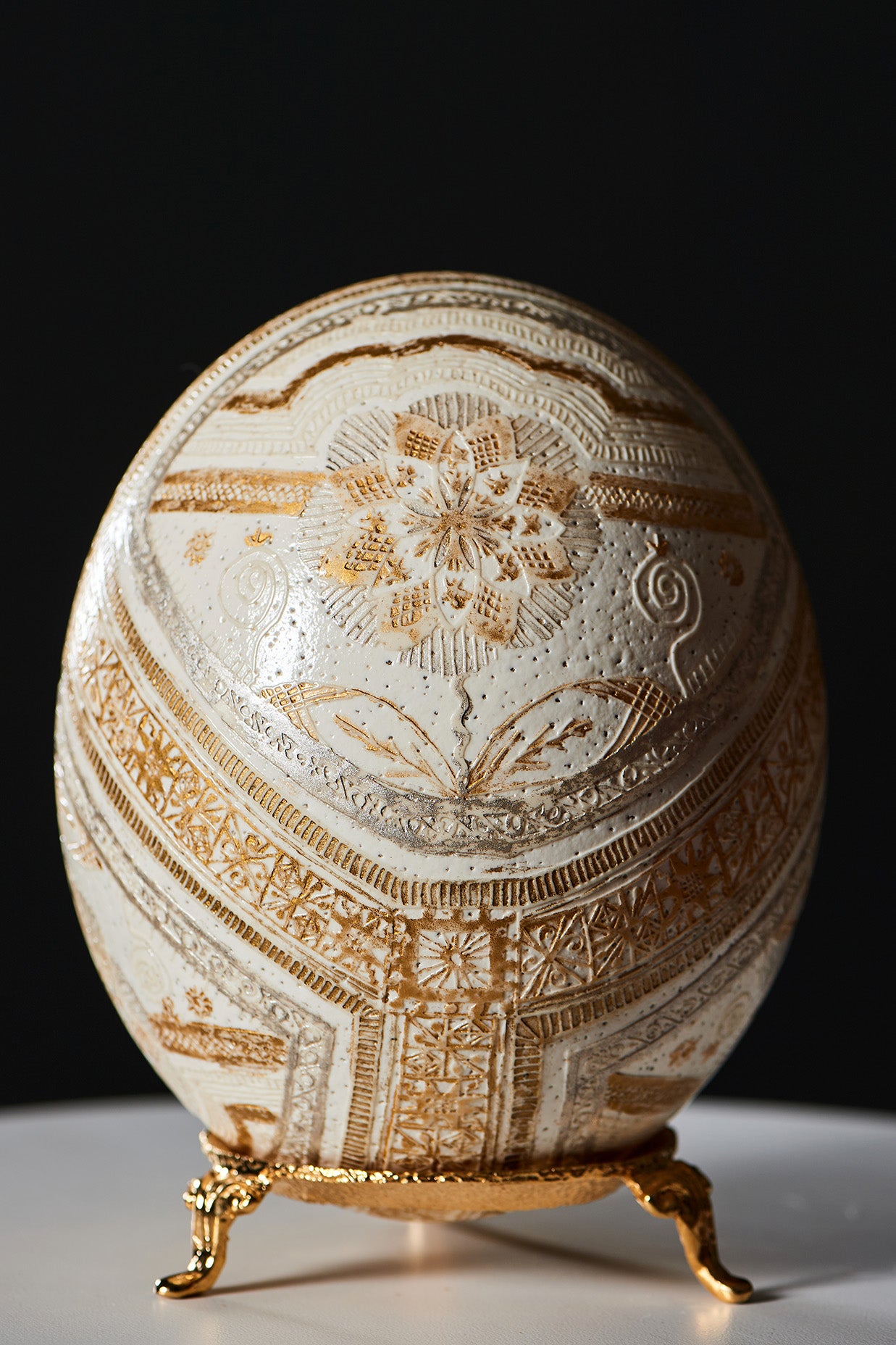 REGAL GOLDEN OSTRICH BLOWN EGGSHELL