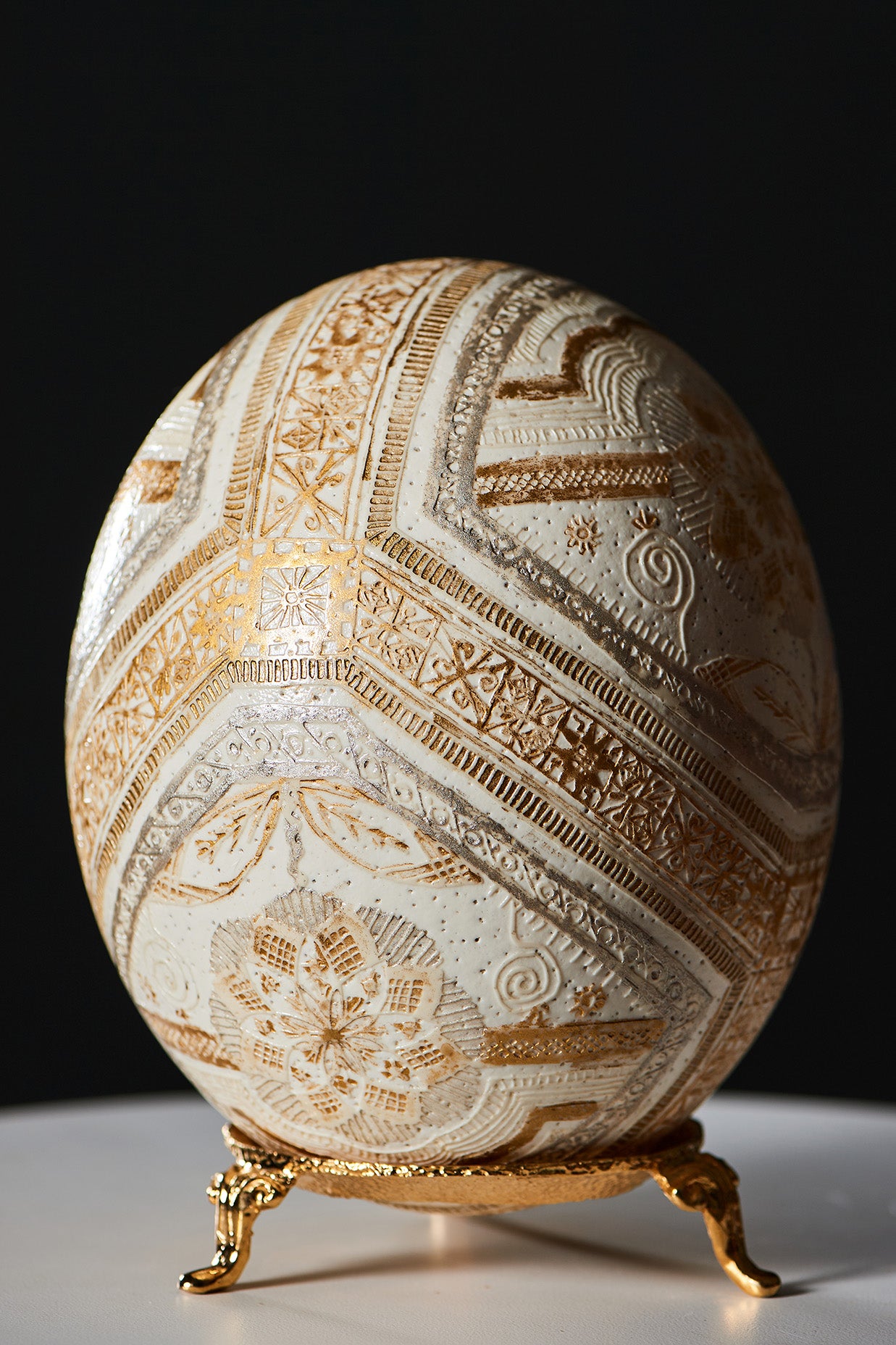 REGAL GOLDEN OSTRICH BLOWN EGGSHELL