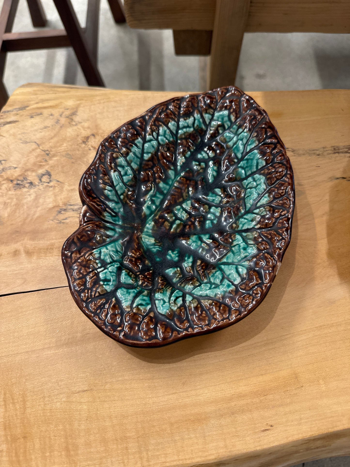 Majolica Begonia Leaf Shaped Small Dish