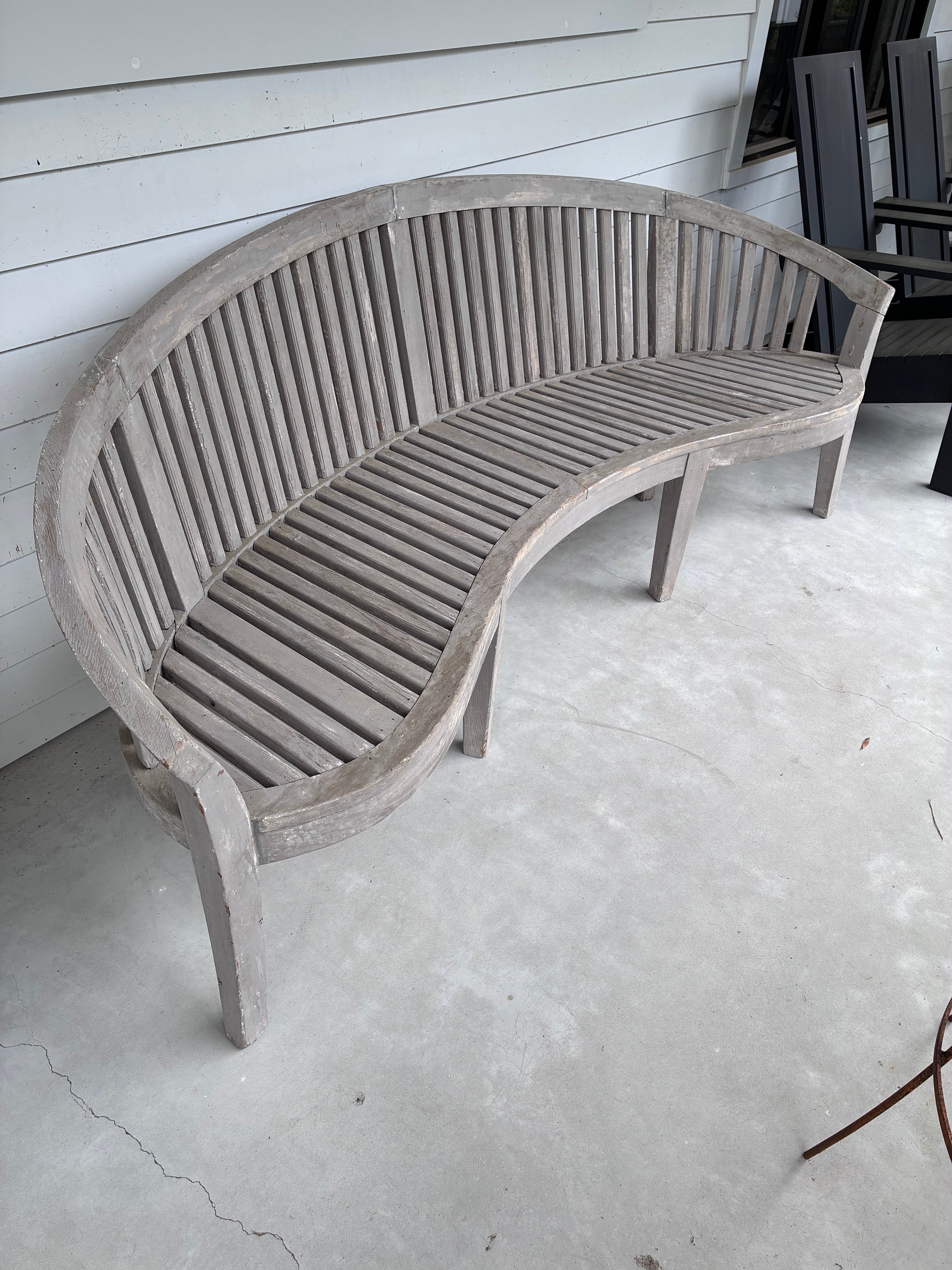 Seating – 100 Main