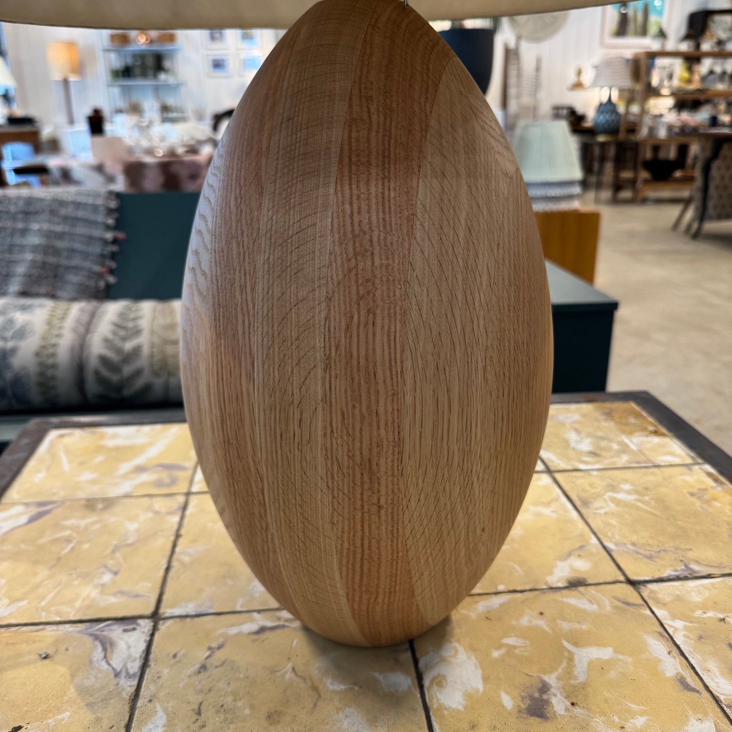 Elia table lamp in red oak