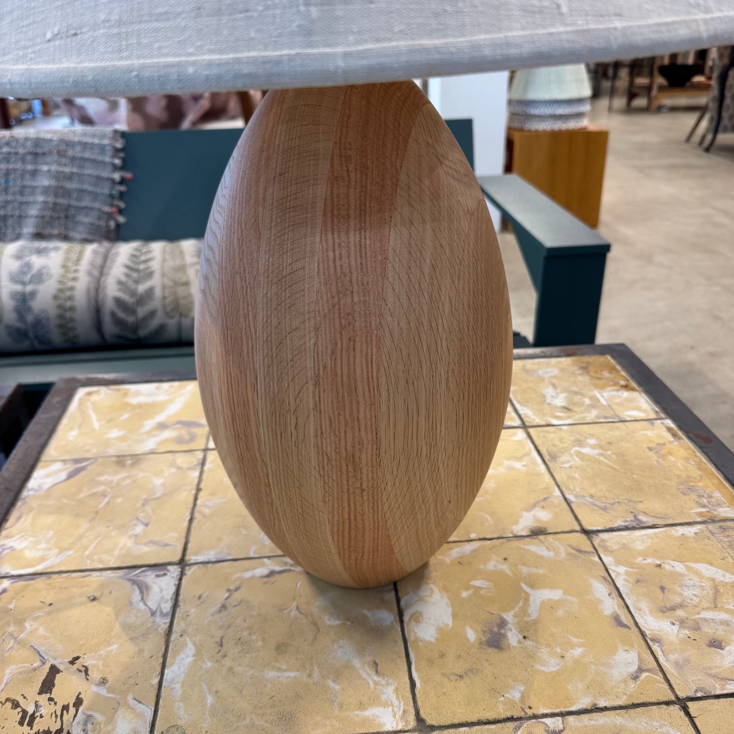 Elia table lamp in red oak