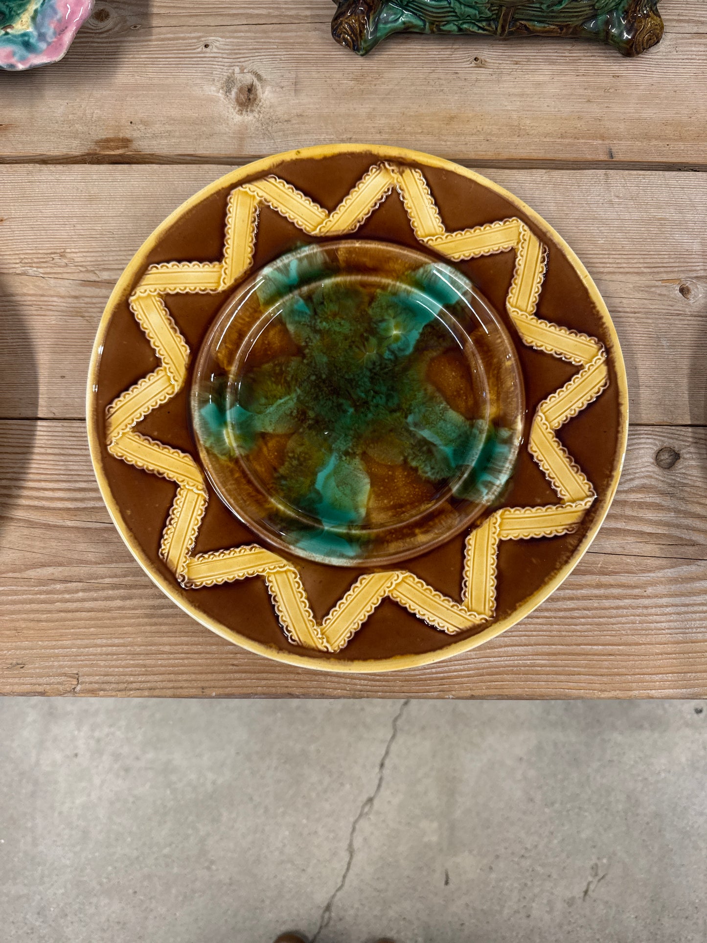 Majolica Ribbon Patterned Bread Plate