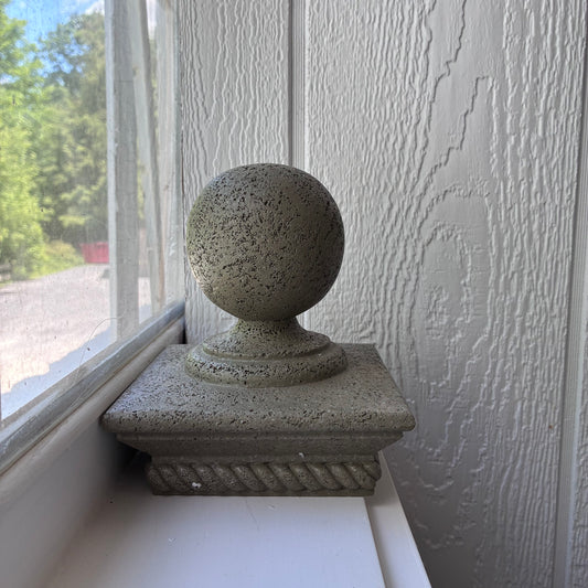 Finial in Moss