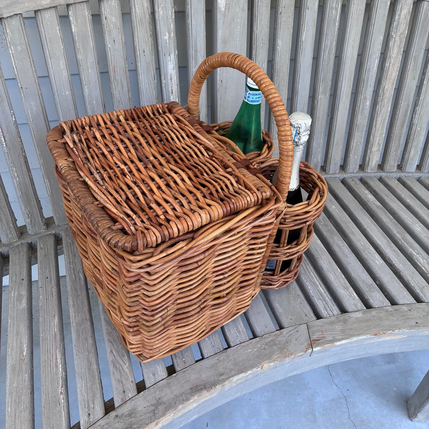 Picnic Basket with Bottle Holders