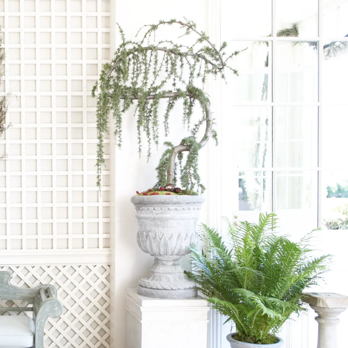 White Smoke White House Wall Hall Urn Pennoyer Newman