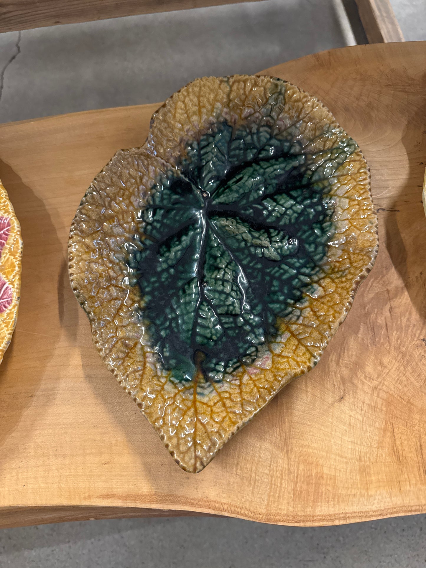 Majolica Begonia Leaf Shaped Dish